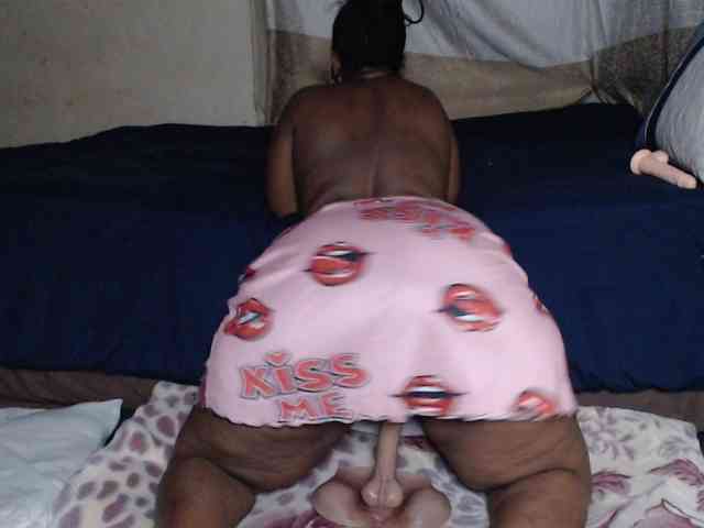 Prettybkack25 webcam