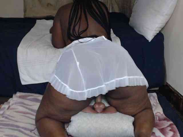 Prettybkack25 webcam