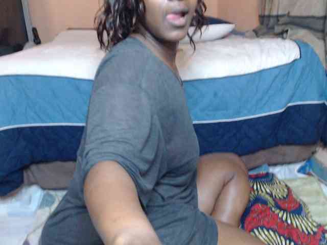 Prettybkack25 webcam