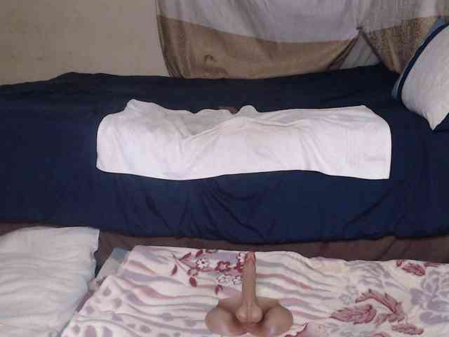 Prettybkack25 webcam