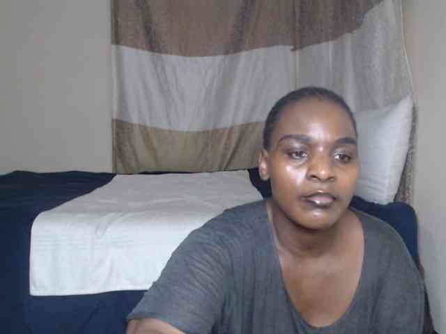 Prettybkack25 webcam