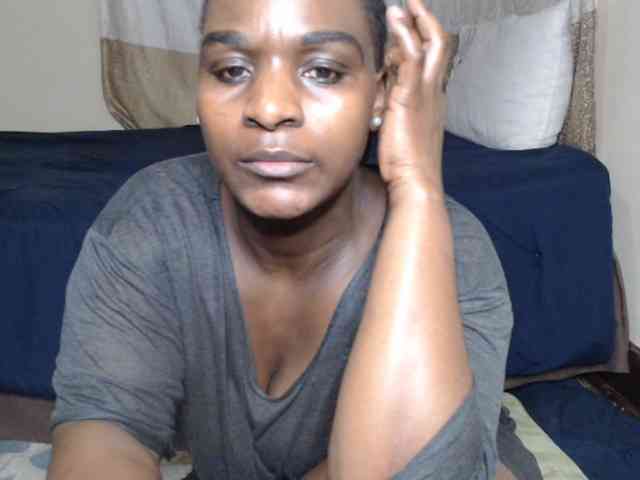 Prettybkack25 webcam