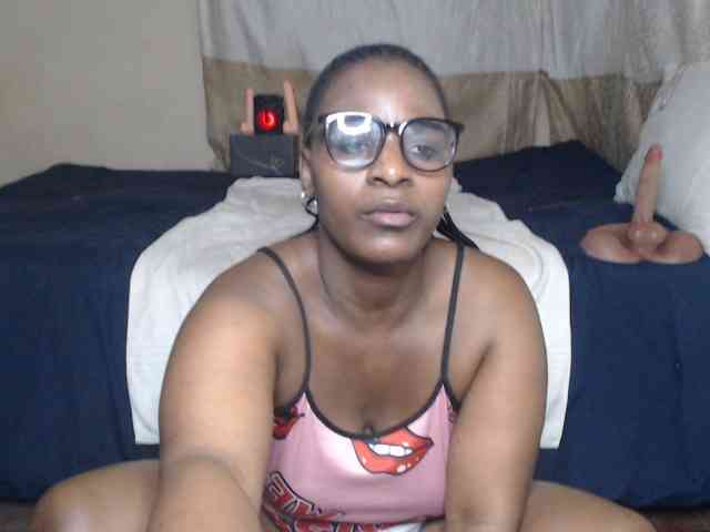 Prettybkack25 webcam