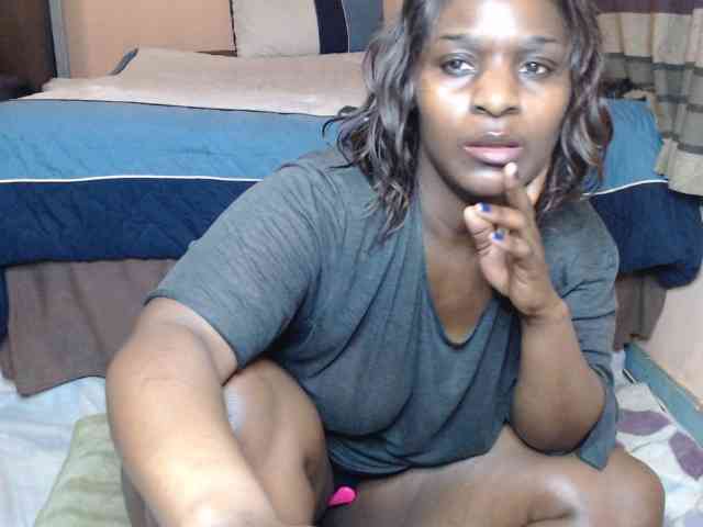 Prettybkack25 webcam