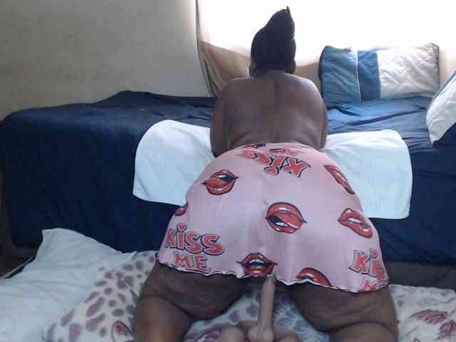 Prettybkack25 webcam