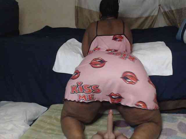 Prettybkack25 webcam