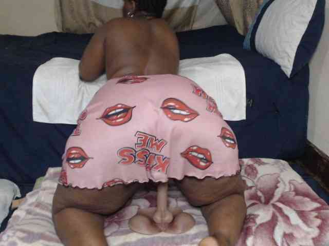 Prettybkack25 webcam