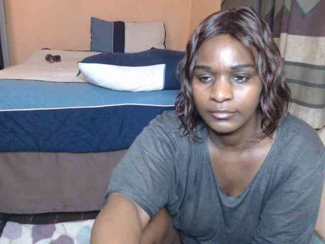 Prettybkack25 webcam