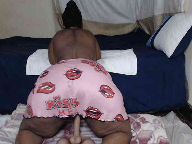 Prettybkack25 webcam