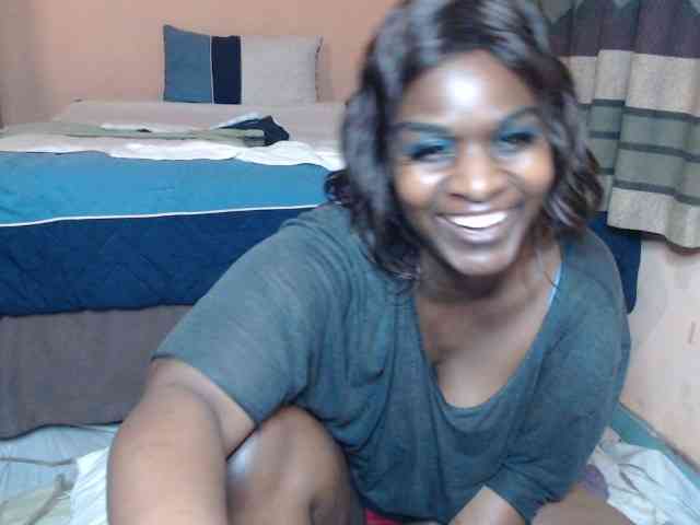 Prettybkack25 webcam