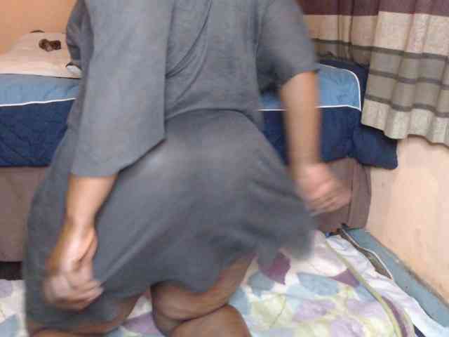 Prettybkack25 webcam