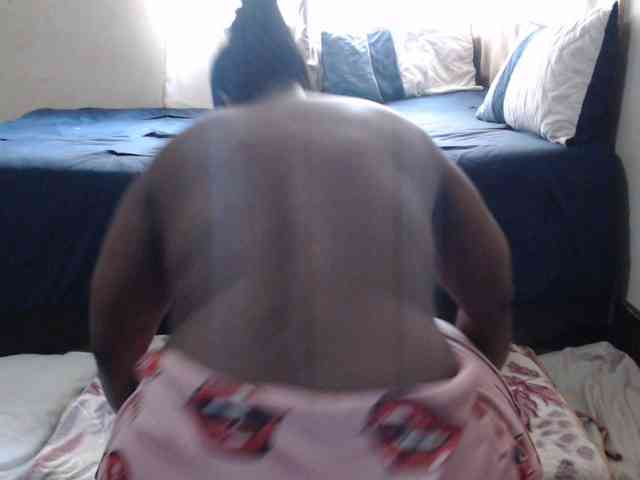 Prettybkack25 webcam