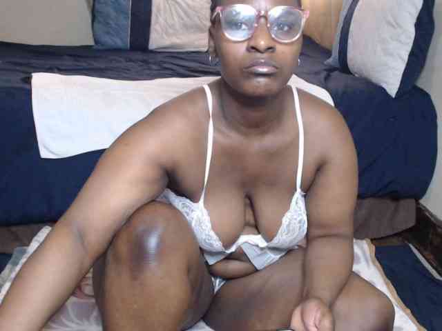 Prettybkack25 webcam