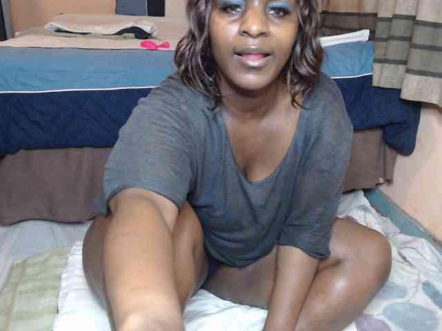 Prettybkack25 webcam