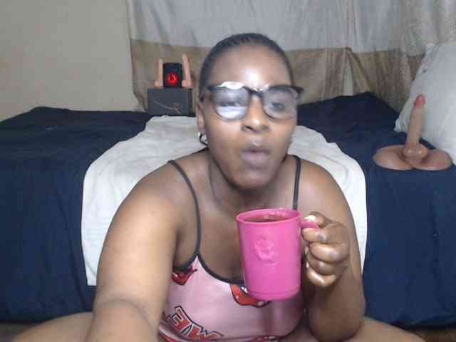 Prettybkack25 webcam