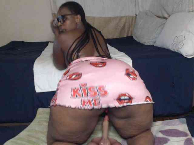Prettybkack25 webcam