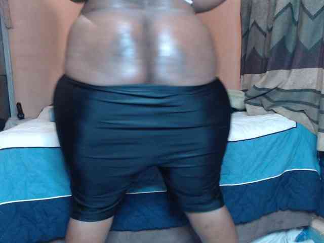 Prettybkack25 webcam