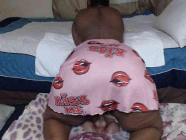 Prettybkack25 webcam