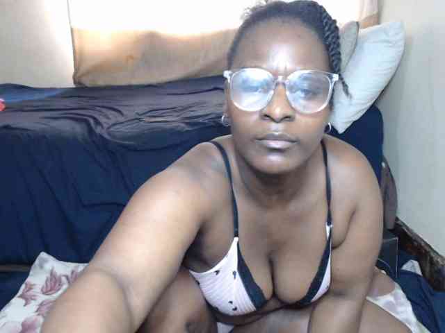 Prettybkack25 webcam