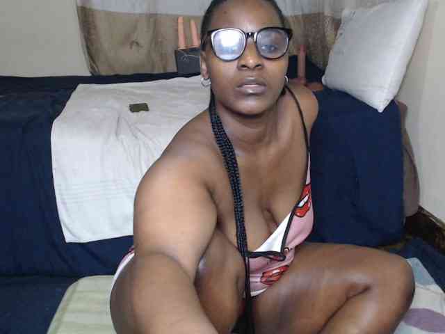 Prettybkack25 webcam