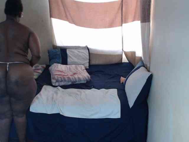 Prettybkack25 webcam