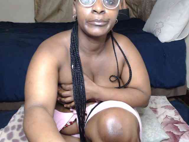 Prettybkack25 webcam