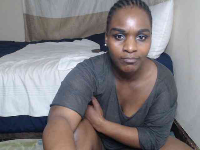Prettybkack25 webcam