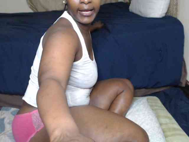 Prettybkack25 webcam