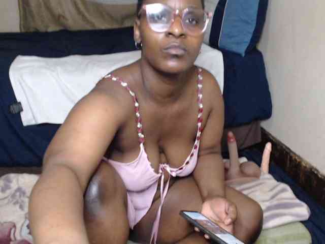 Prettybkack25 webcam