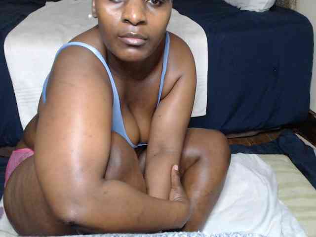 Prettybkack25 webcam