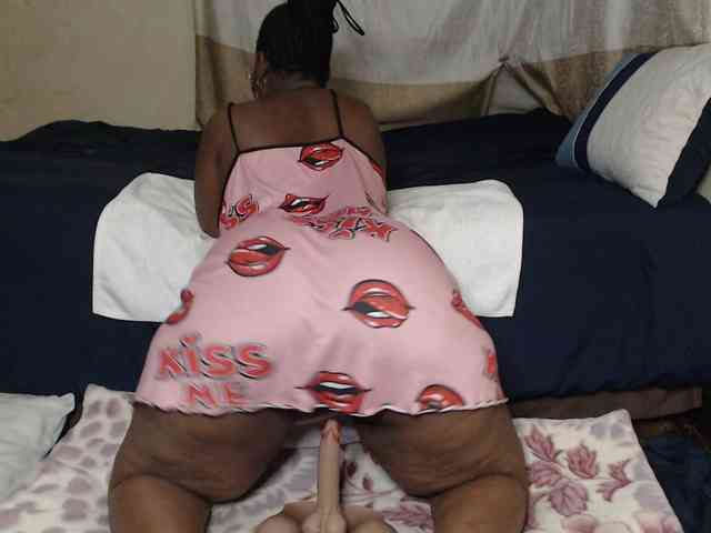 Prettybkack25 webcam