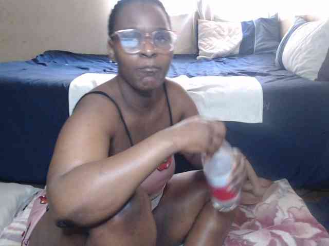 Prettybkack25 webcam