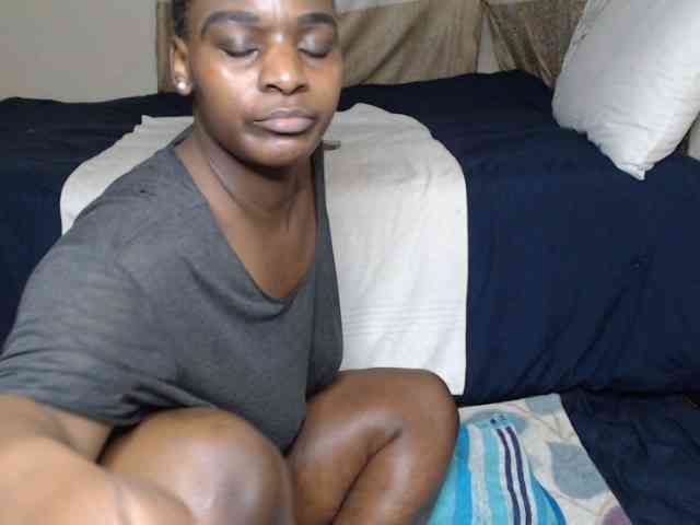 Prettybkack25 webcam