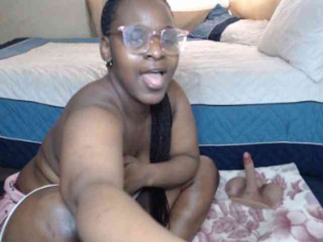 Prettybkack25 webcam