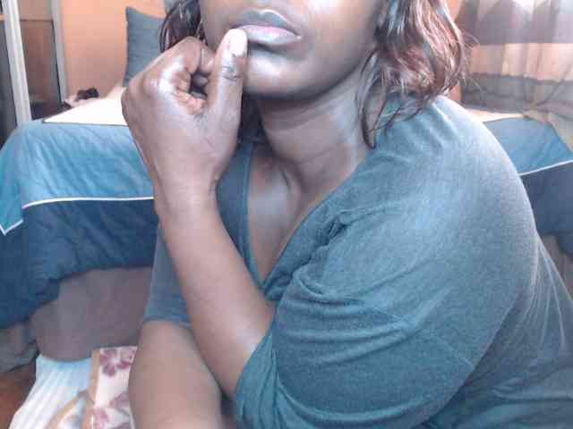 Prettybkack25 webcam