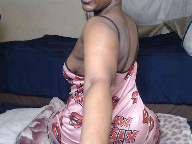 Prettybkack25 webcam