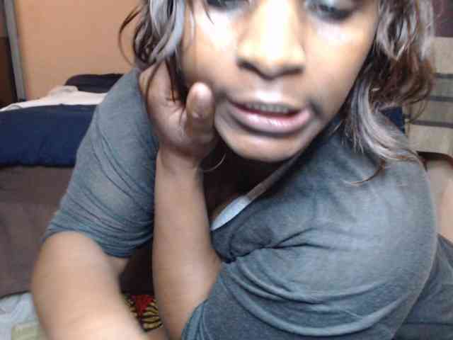 Prettybkack25 webcam