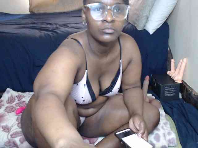 Prettybkack25 webcam