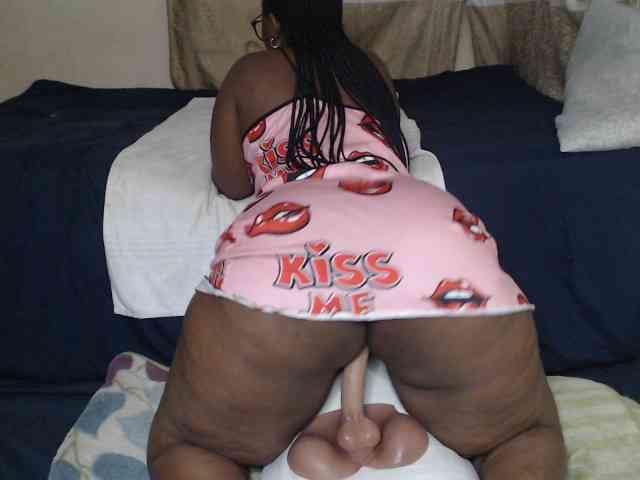 Prettybkack25 webcam