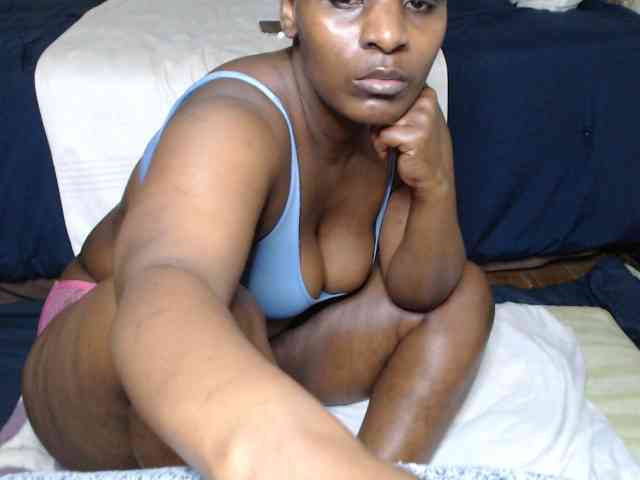 Prettybkack25 webcam