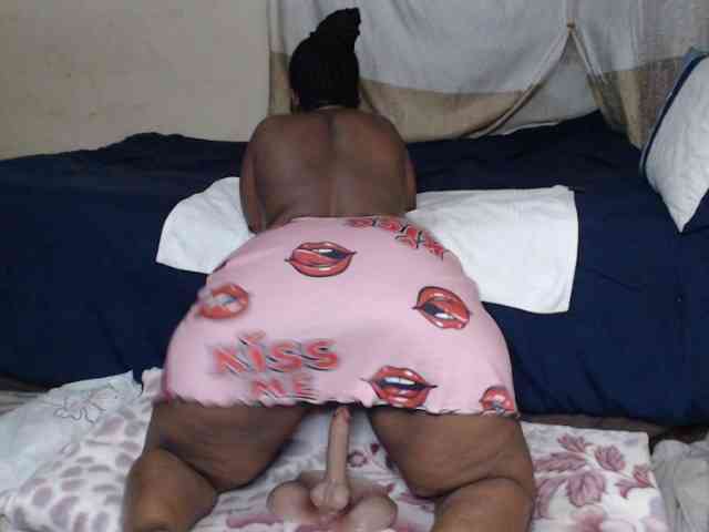 Prettybkack25 webcam