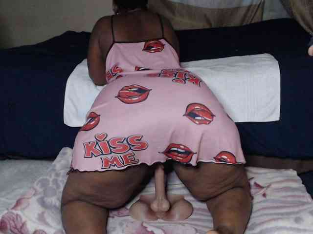 Prettybkack25 webcam