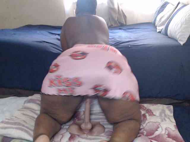 Prettybkack25 webcam