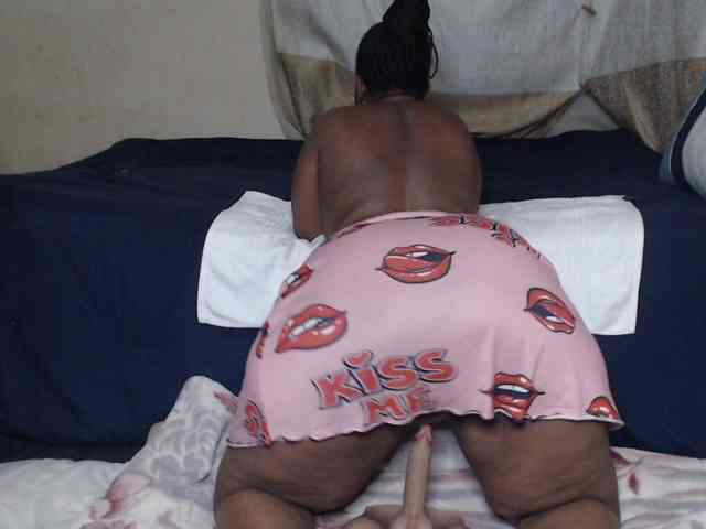 Prettybkack25 webcam