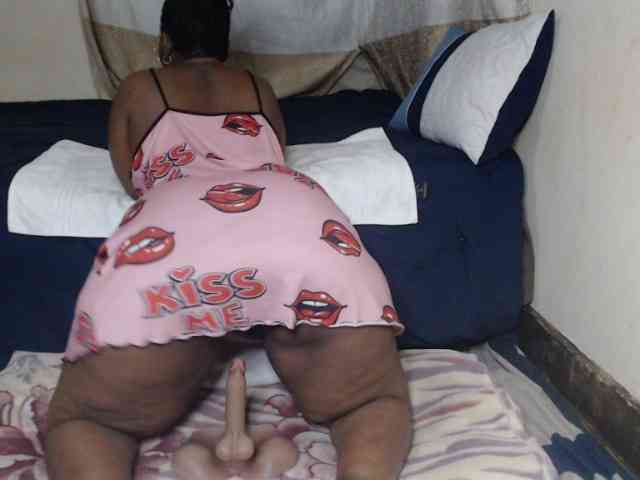 Prettybkack25 webcam