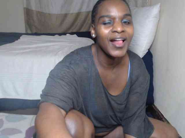 Prettybkack25 webcam