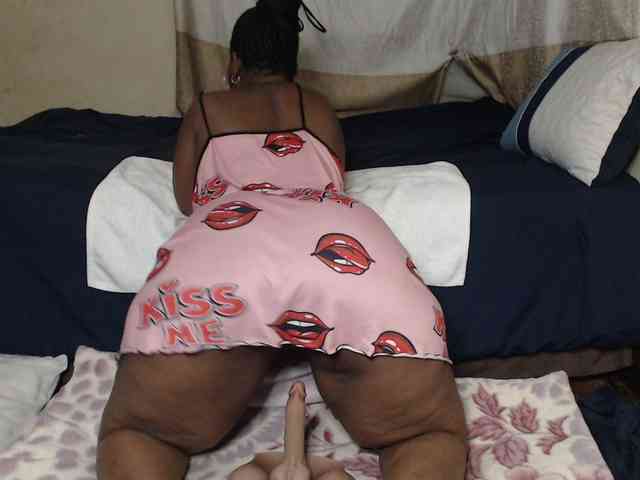 Prettybkack25 webcam