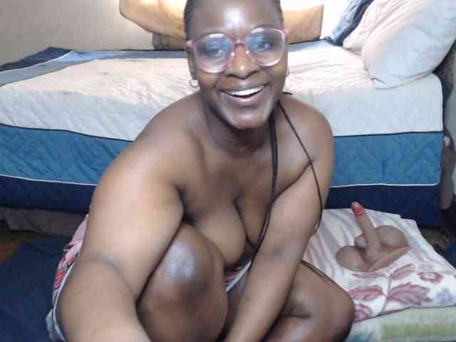 Prettybkack25 webcam