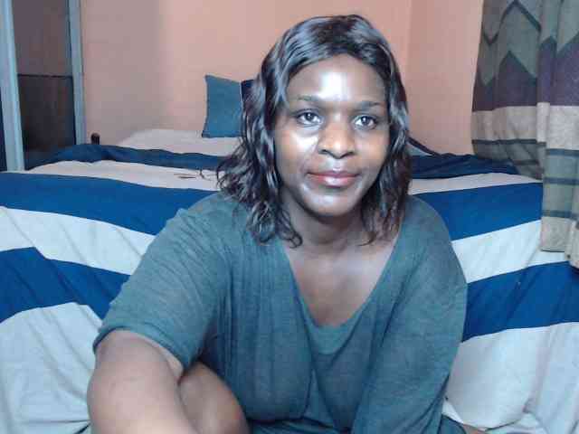 Prettybkack25 webcam