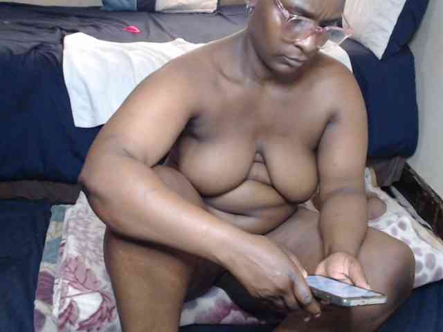 Prettybkack25 webcam